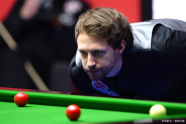 国足中场的 国足中场的