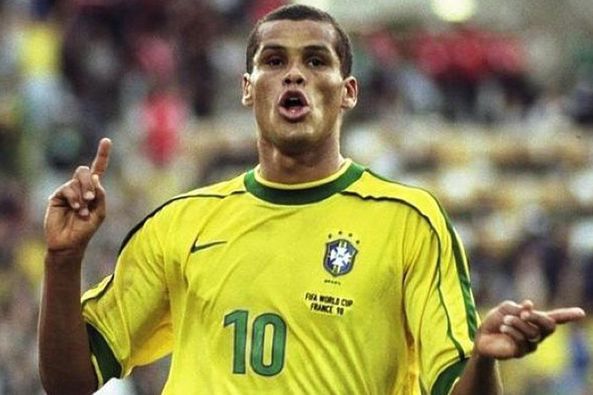 呈现了激烈 呈现了激烈